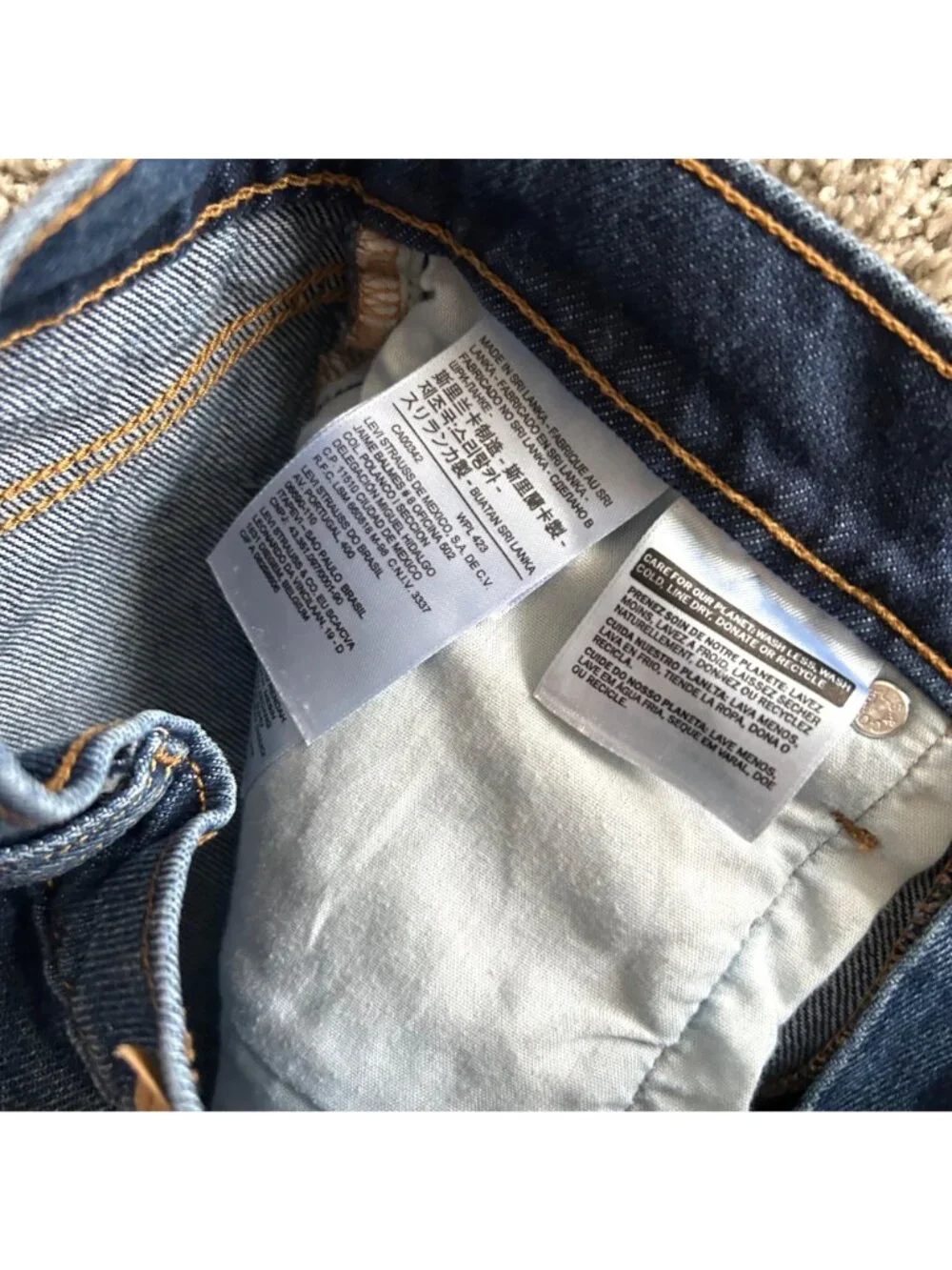 Levis Women's Sz 26 Distressed Denim Skirt High-Waisted Casual Blue Jeans - Picture 5 of 7